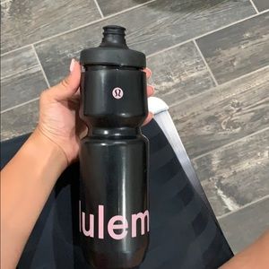 Lululemon purist water bottle